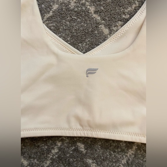 NWT- Fabletics low impact Crossover sports bra Egret -Size Small - Picture 7 of 13
